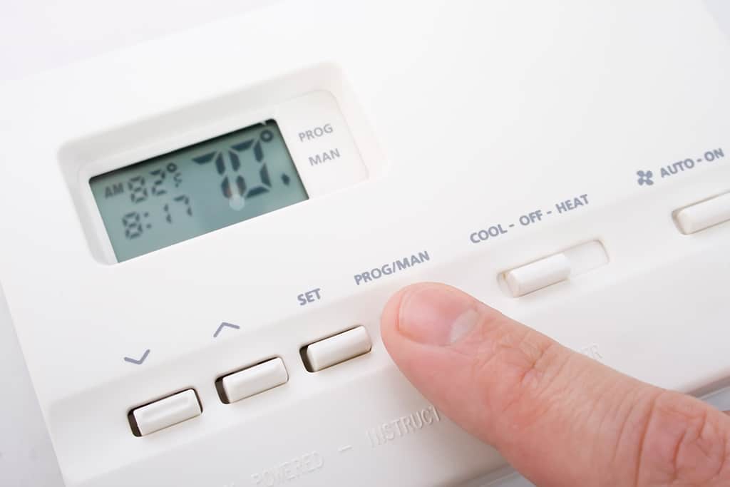 8 Signs That You Need To Call A Professional In AC Repair | Irving, TX