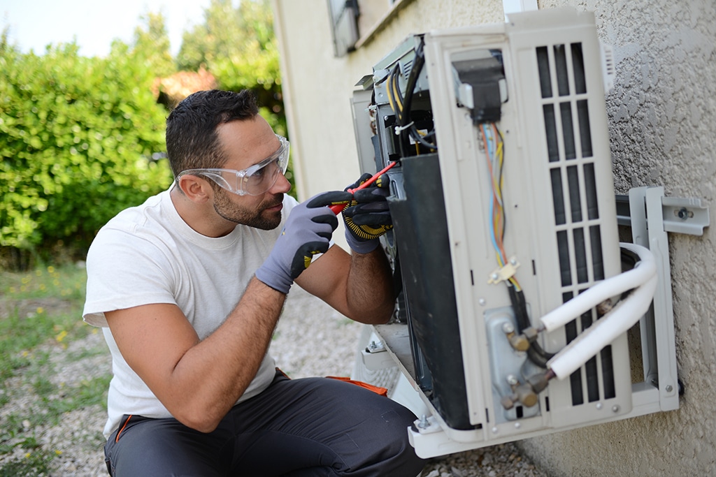 Air Conditioning Repair Versus Replacements | Frisco, TX