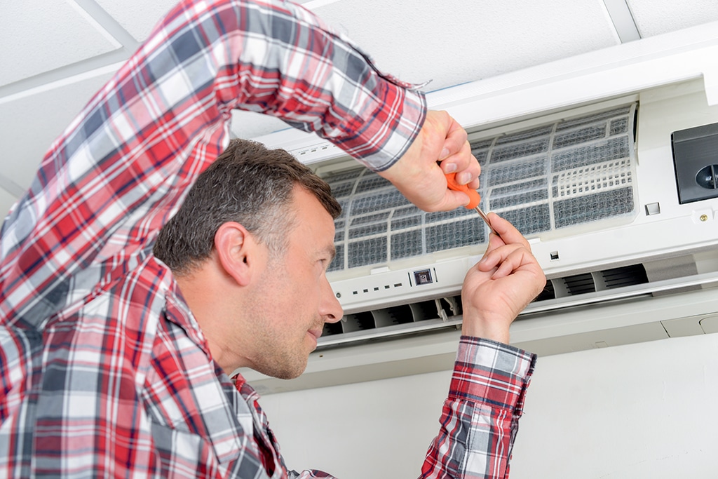 Trouble Turning On And Off: Do I Need AC Repair? | Flower Mound, TX