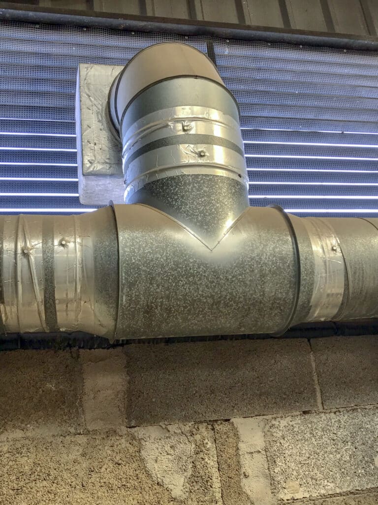 Metal ducting, air duct sealing for ventilation and air conditioning.